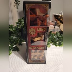 Fun three-piece wooden puzzle